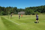 Fussballtennis: RWE-Fans Marcel und Pierre gegen Co-Trainer Erle und Torwarttrainer Manu 4:11 und 5:11